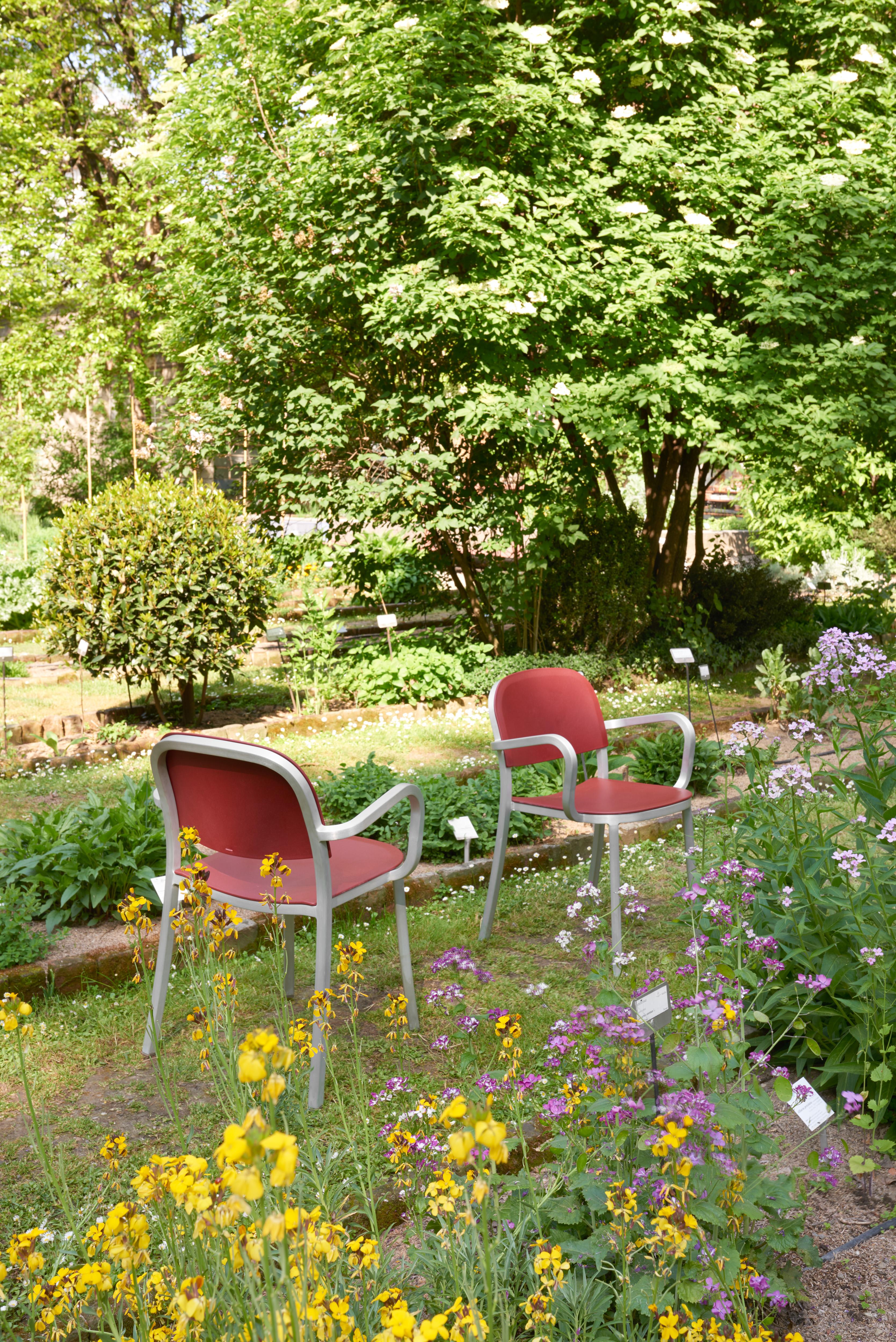 Fauteuil Emeco de 2,54 cm en aluminium brossé et ocre rouge de Jasper Morrison en vente 2