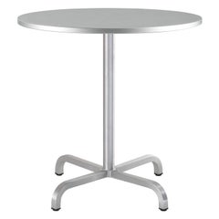 Emeco 20-06, mittelgroßer runder Café-Tisch mit grauer Laminatplatte von Norman Foster