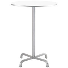 Grande table de bar ronde Emeco 20-06 avec plateau en stratifié blanc par Norman Foster 