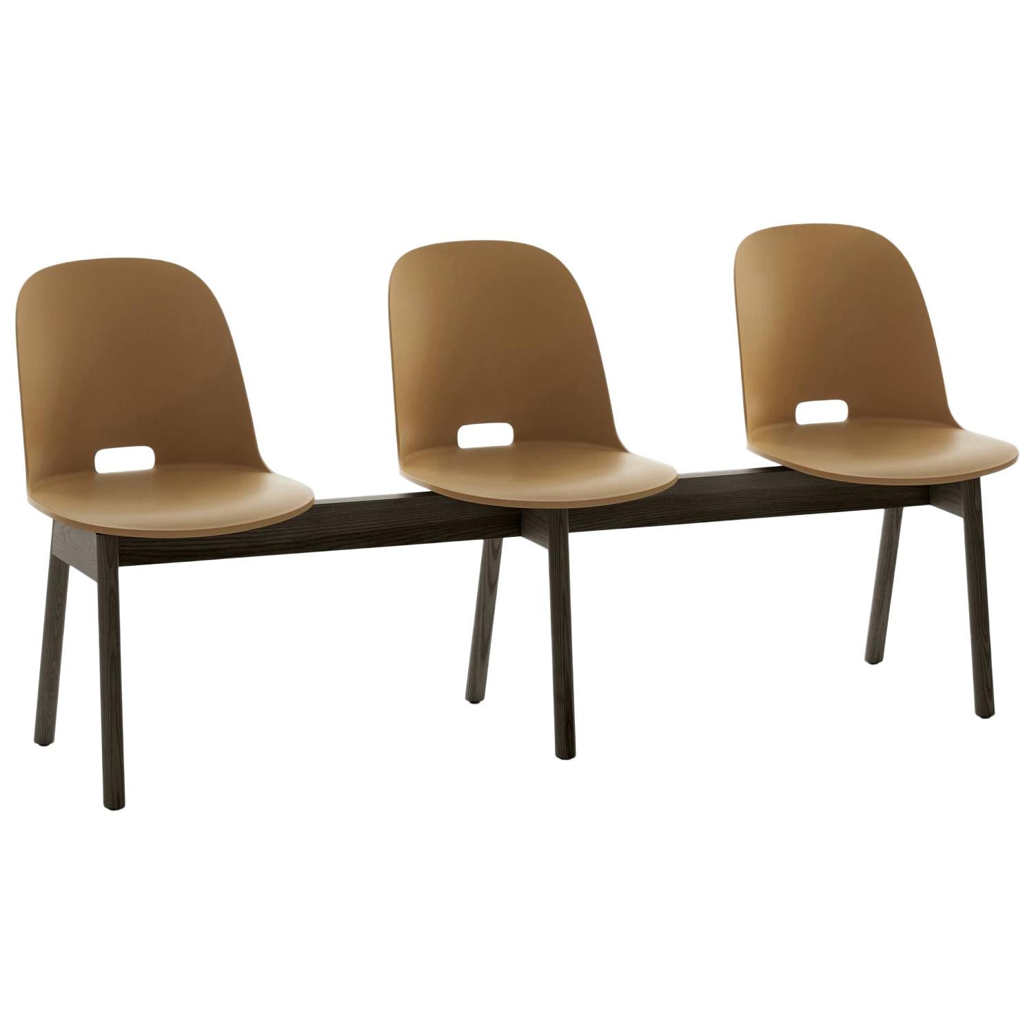 Banc à 3 places Emeco Alfi en sable et frêne foncé avec haut dossier par Jasper Morrison