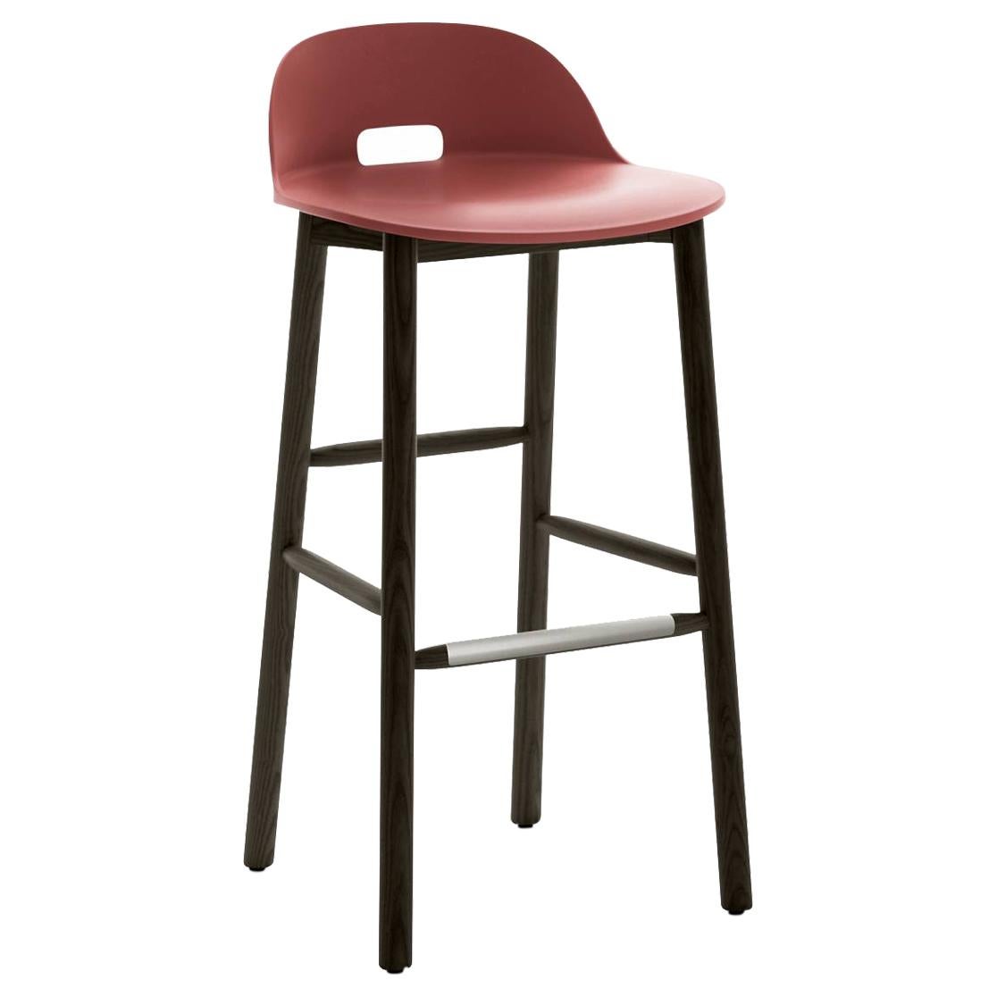 Tabouret de bar Emeco Alfi en frêne rouge et foncé avec dossier bas par Jasper Morrison