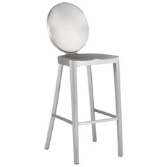 Sgabello Emeco Kong in alluminio spazzolato di Philippe Starck