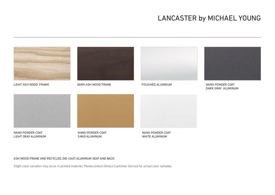 Emeco Lancaster Barhocker aus dunkelgrauem Aluminium und Esche von Michael Young (Moderne) im Angebot