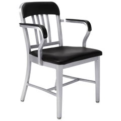 Sillón Emeco Navy de aluminio cepillado con respaldo de barra by Us Navy