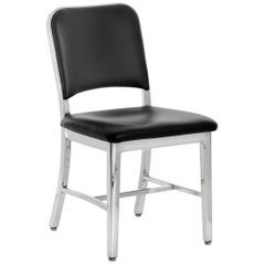 Emeco Navy® Stuhl aus poliertem Aluminium und schwarzer Polsterung von US Navy