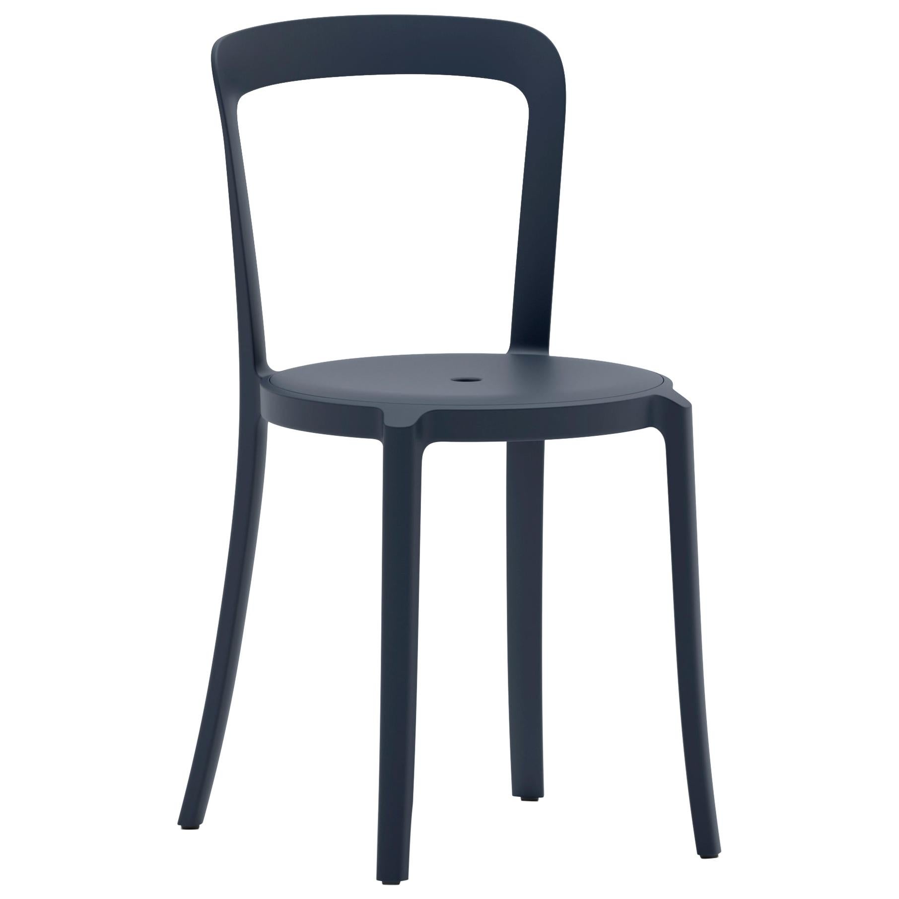 Emeco On & On Stapelbarer Stuhl aus dunkelblauem Kunststoff von Barber & Osgerby