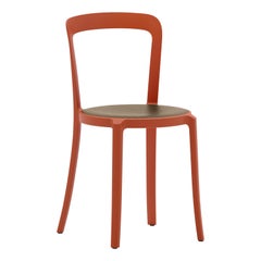 Chaise empilable Emeco On & On en orange avec assise en noyer par Barber & Osgerby