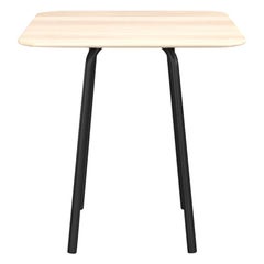 Table basse moyenne en aluminium noir Emeco Parrish avec plateau en bois par Konstantin Grcic