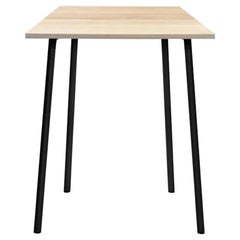 Emeco Run 32" Hoher Tisch in Accoya mit schwarzem Rahmen von Sam Hecht und Kim Colin