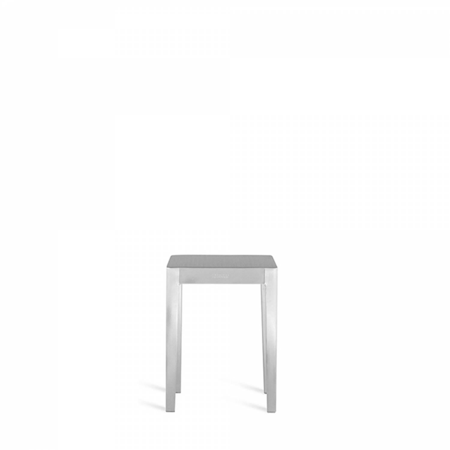 Emeco occasional table in brushed recycled aluminum designed by Phillipe Starck as a collaboration with the world-renown designer and Emeco.

Product dimensions: Width 14