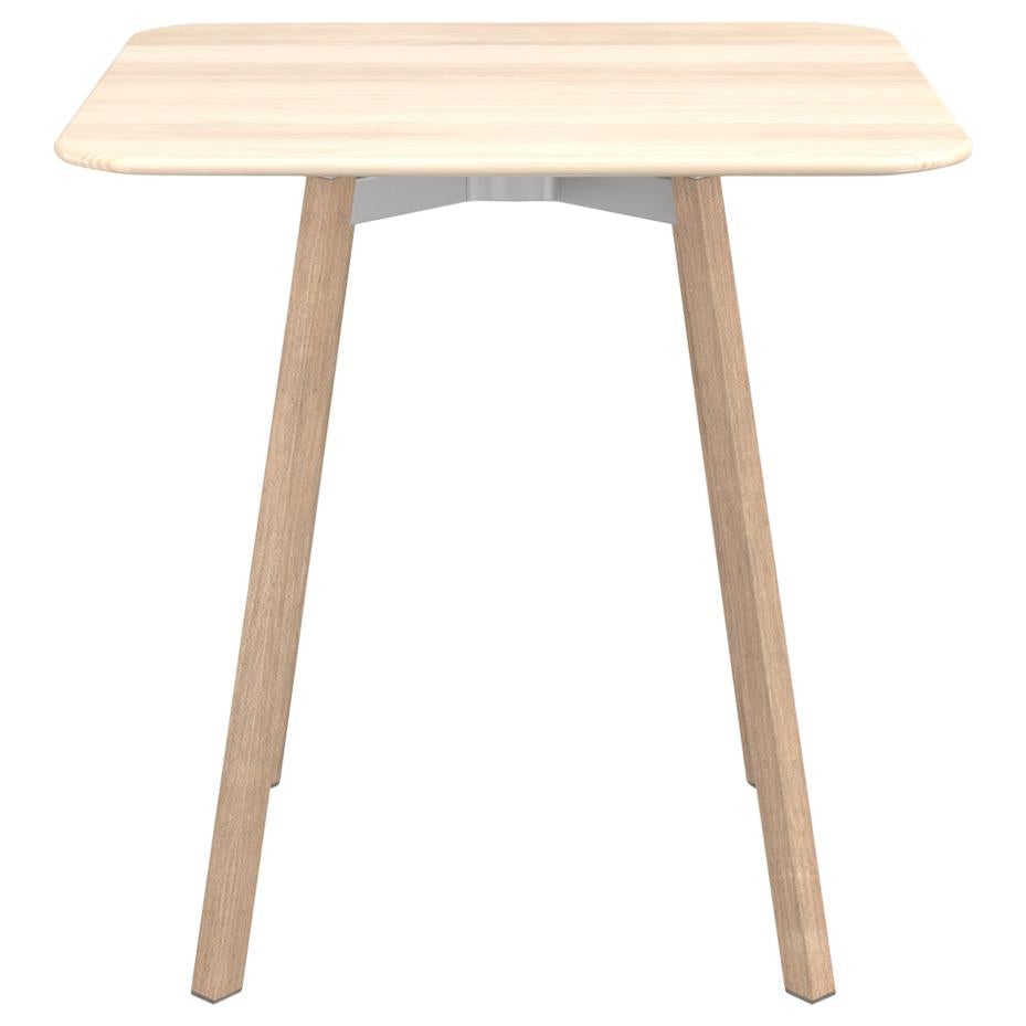 Emeco Su, mittelgroßer quadratischer Cafe-Tisch mit Eichenholzrahmen und Accoya-Holzplatte von Nendo