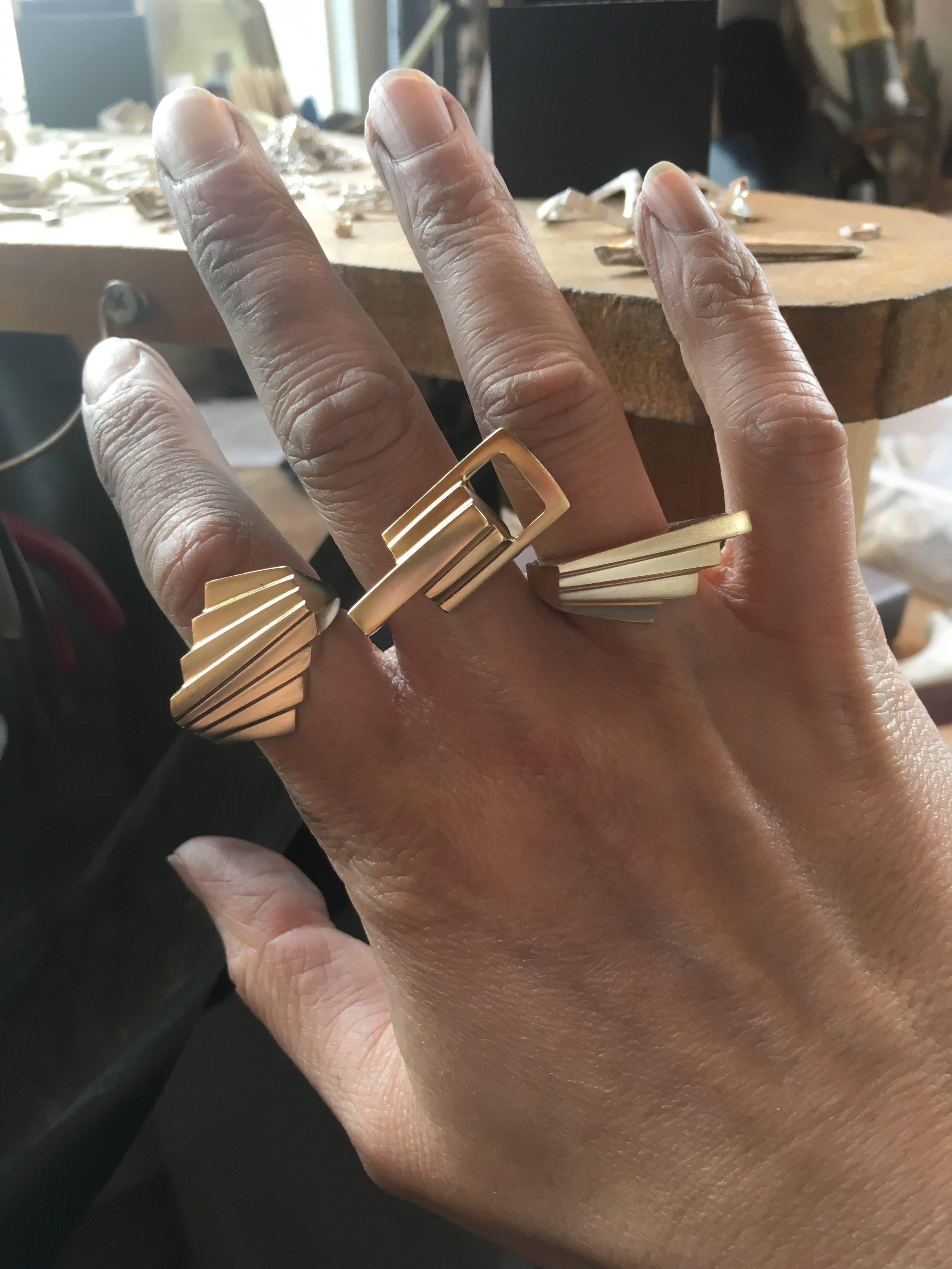 Emer Roberts 18 Karat Gold Art Deco Statement Ring In New Condition For Sale In Dublin, IE