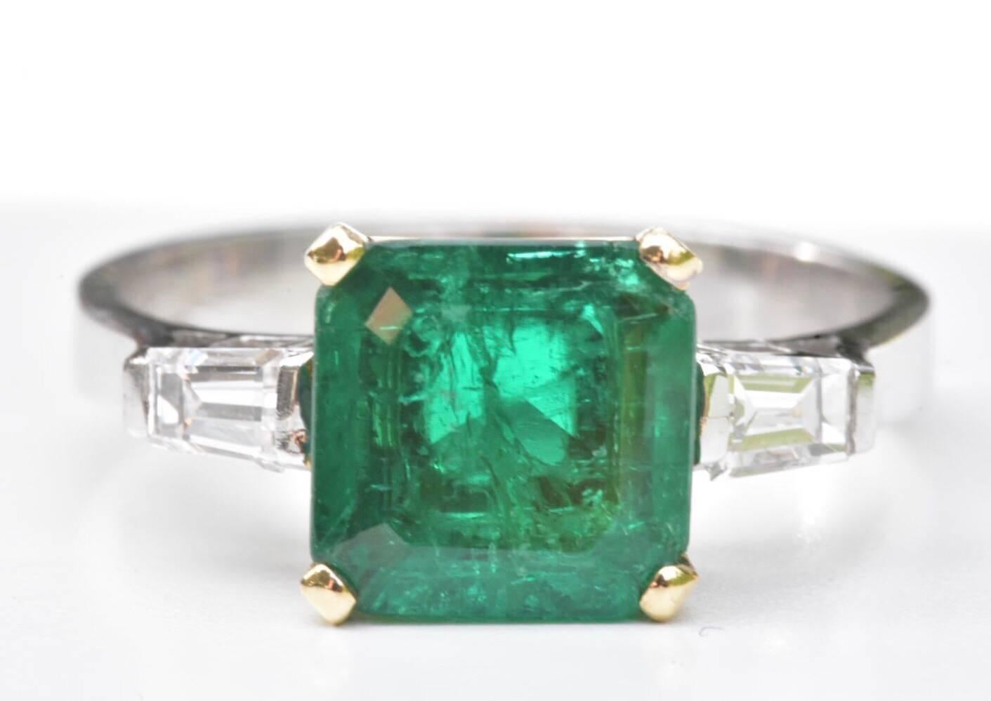 Emerald and Diamond Ring For Sale 4