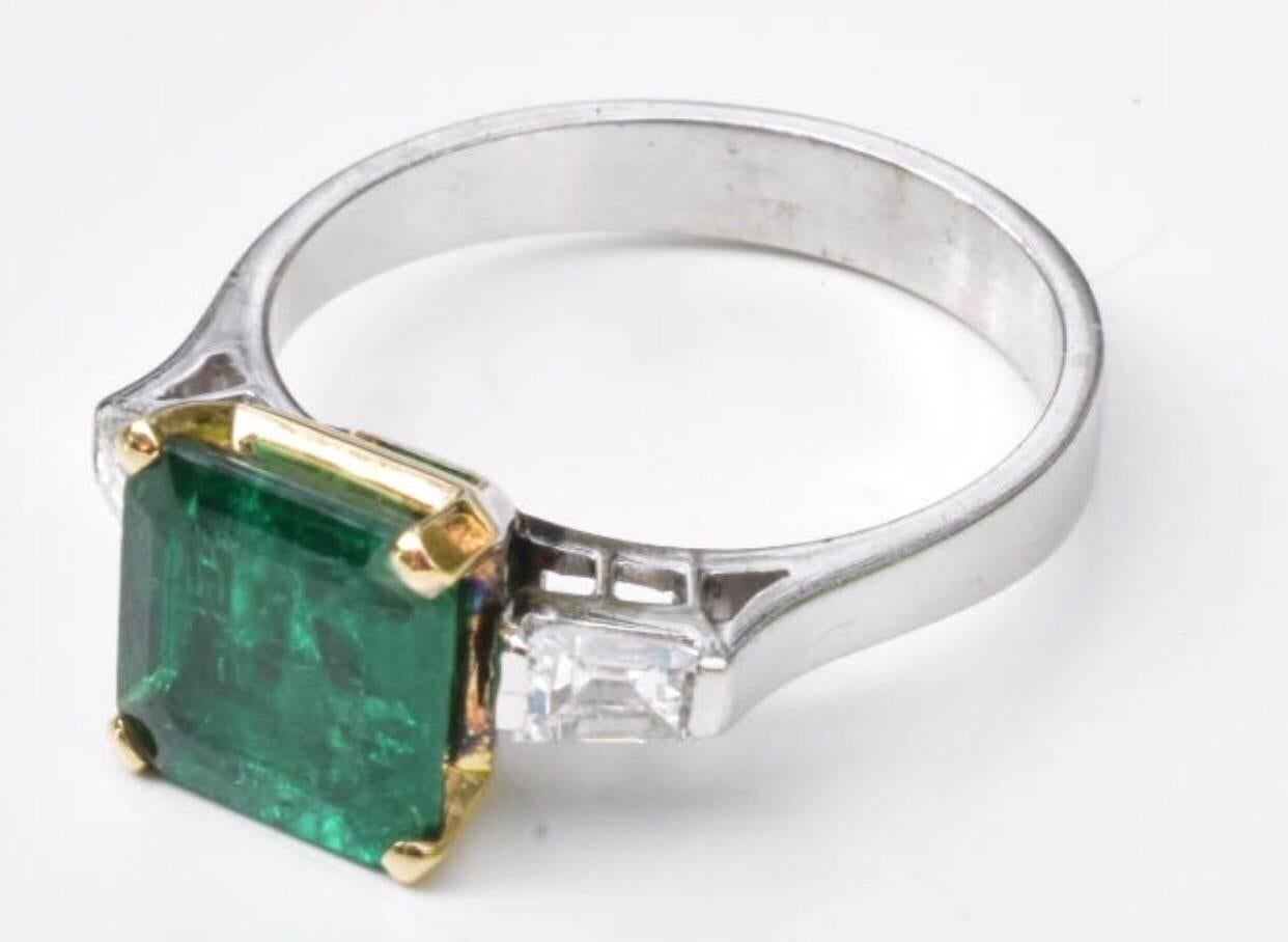 Emerald and Diamond Ring For Sale 2