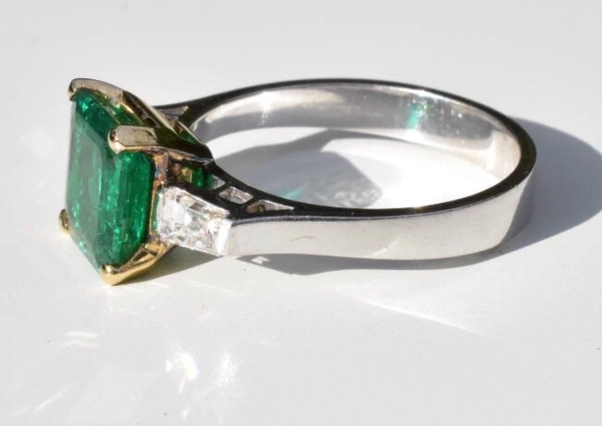 Emerald and Diamond Ring For Sale 3