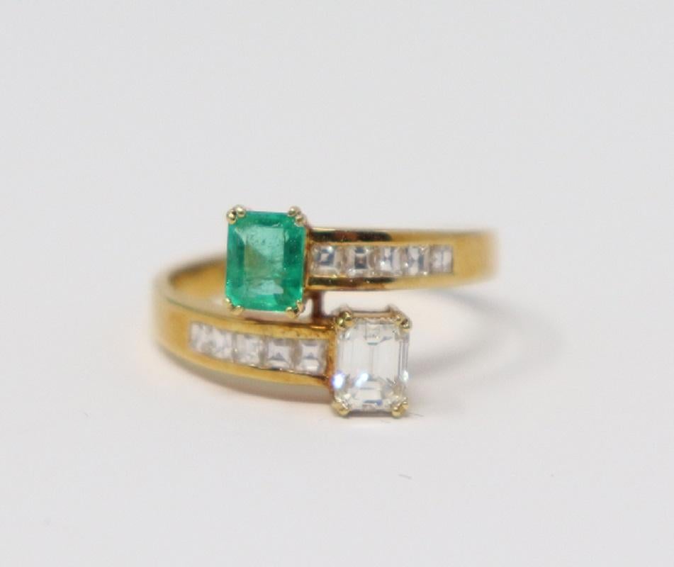 Emerald Cut 0.38 Carat Emerald Yellow Gold and Diamonds Wedding or Engagement Ring For Sale