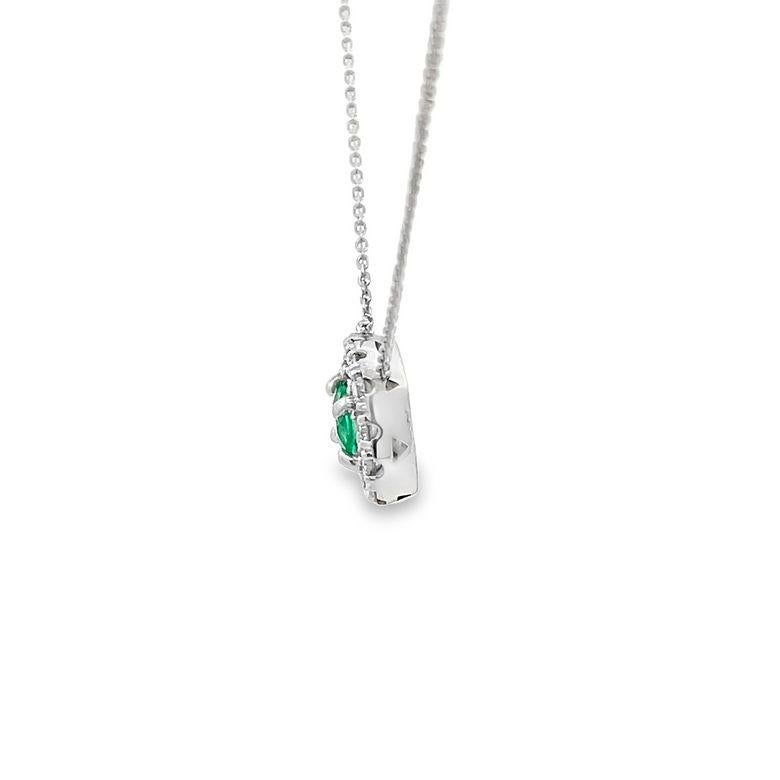Women's Emerald 0.51 CT & Diamond 0.65 CT Pendant Necklace In 14K White Gold  For Sale