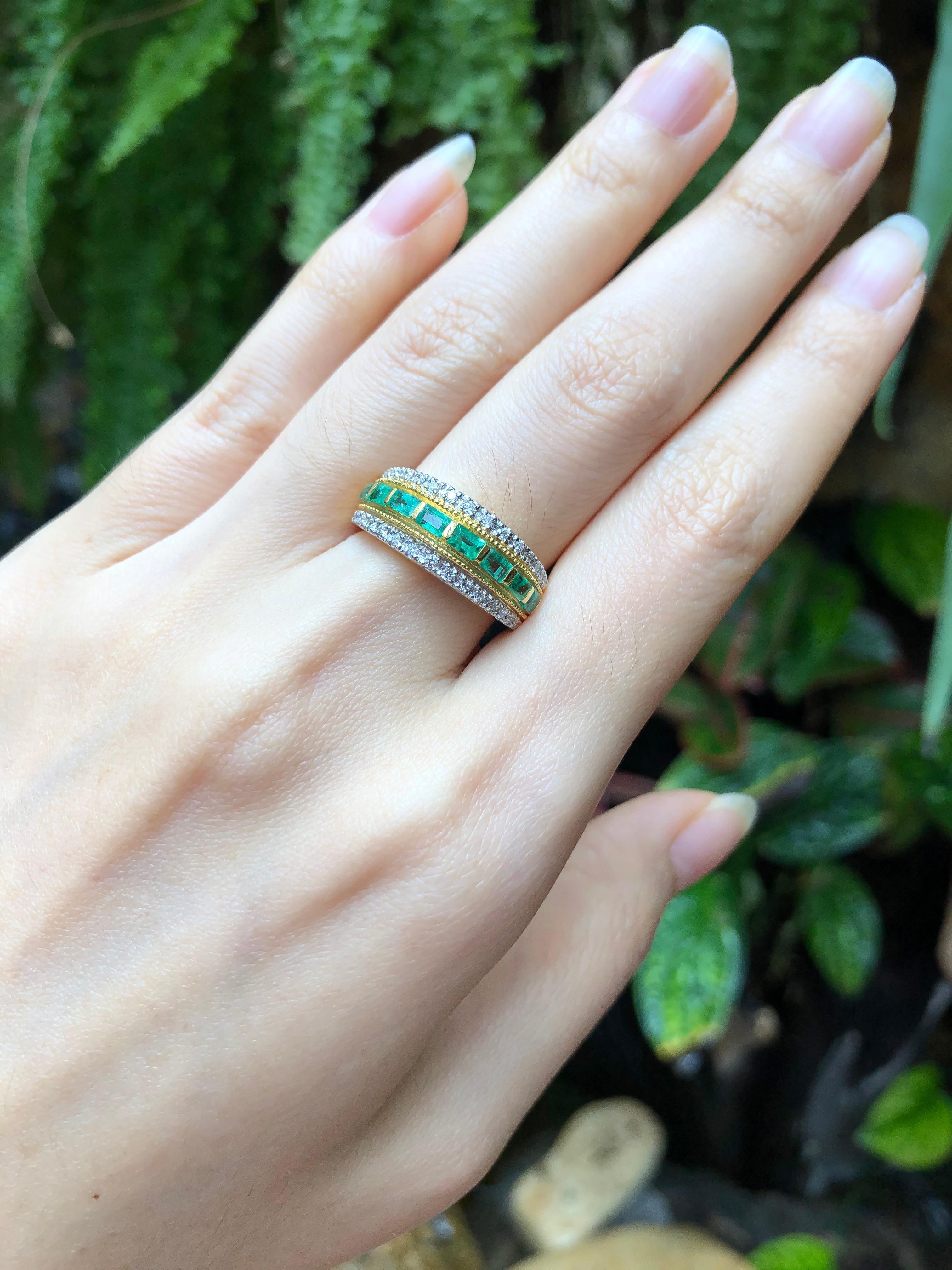 Smaragd 0,68 Karat mit Diamant 0,26 Karat Ring in 18 Karat Goldfassung

Breite:  2.0 cm 
Länge: 0,8 cm
Ringgröße: 53
Gesamtgewicht: 6,82 Gramm

