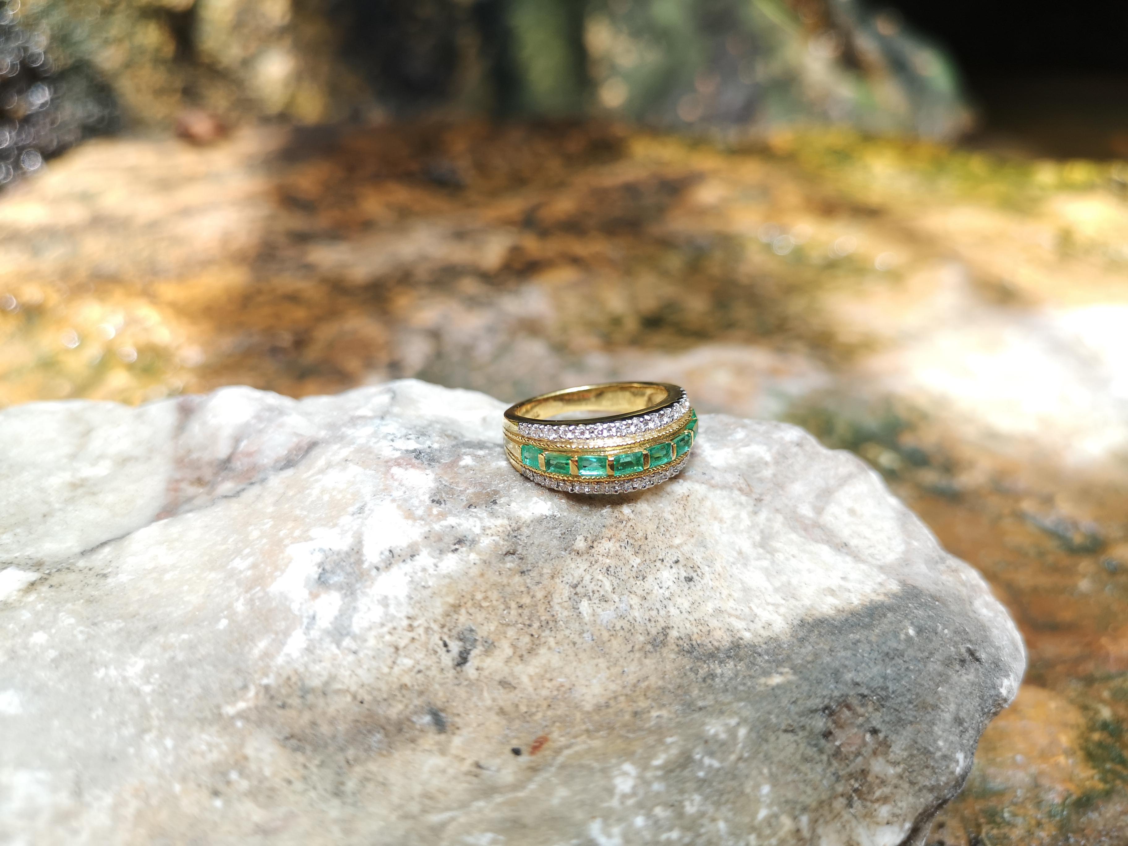 Smaragd 0,68 Karat mit Diamant 0,26 Karat in 18 Karat Gold gefasst im Angebot 1