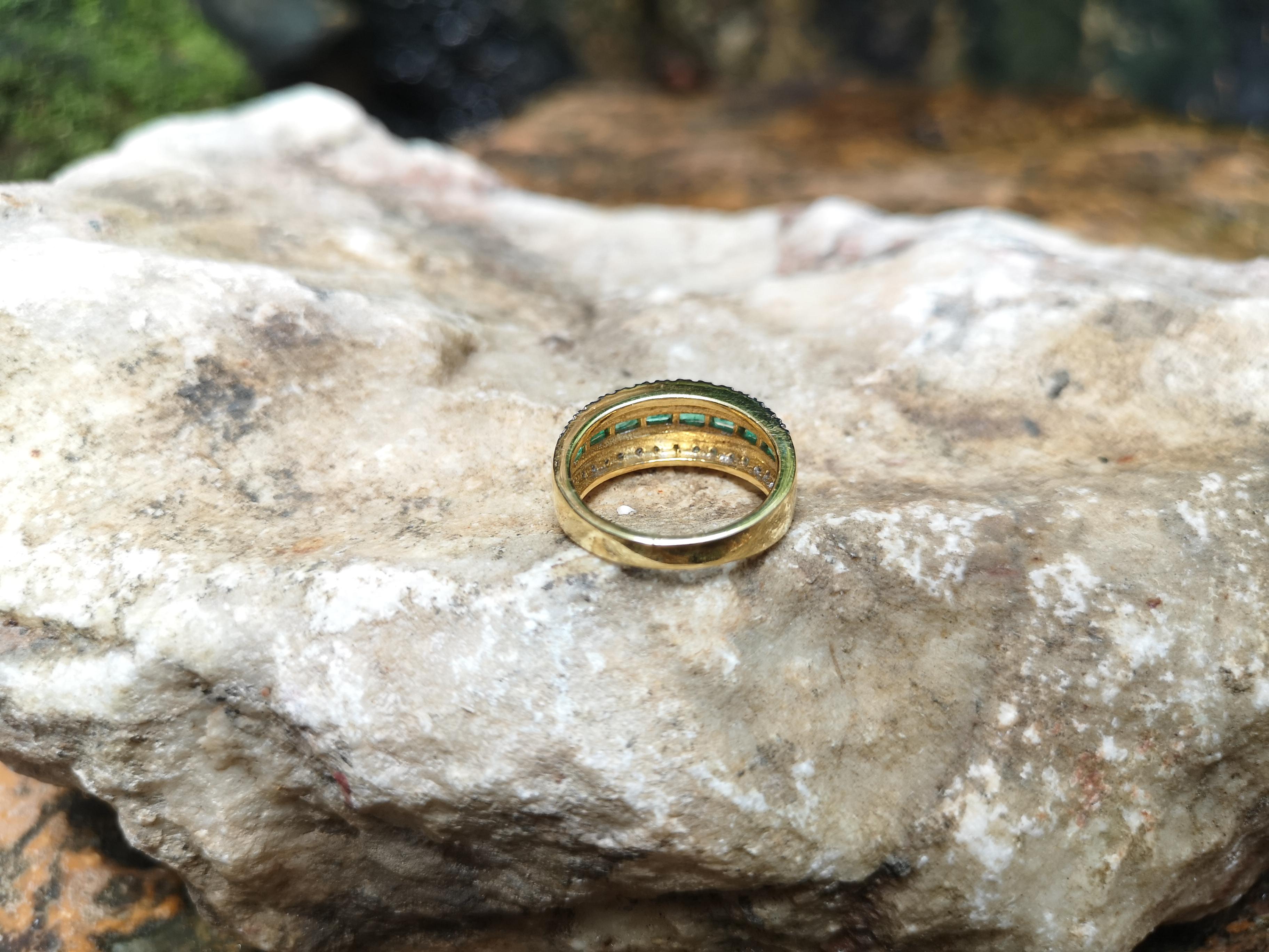 Smaragd 0,68 Karat mit Diamant 0,26 Karat in 18 Karat Gold gefasst im Angebot 2