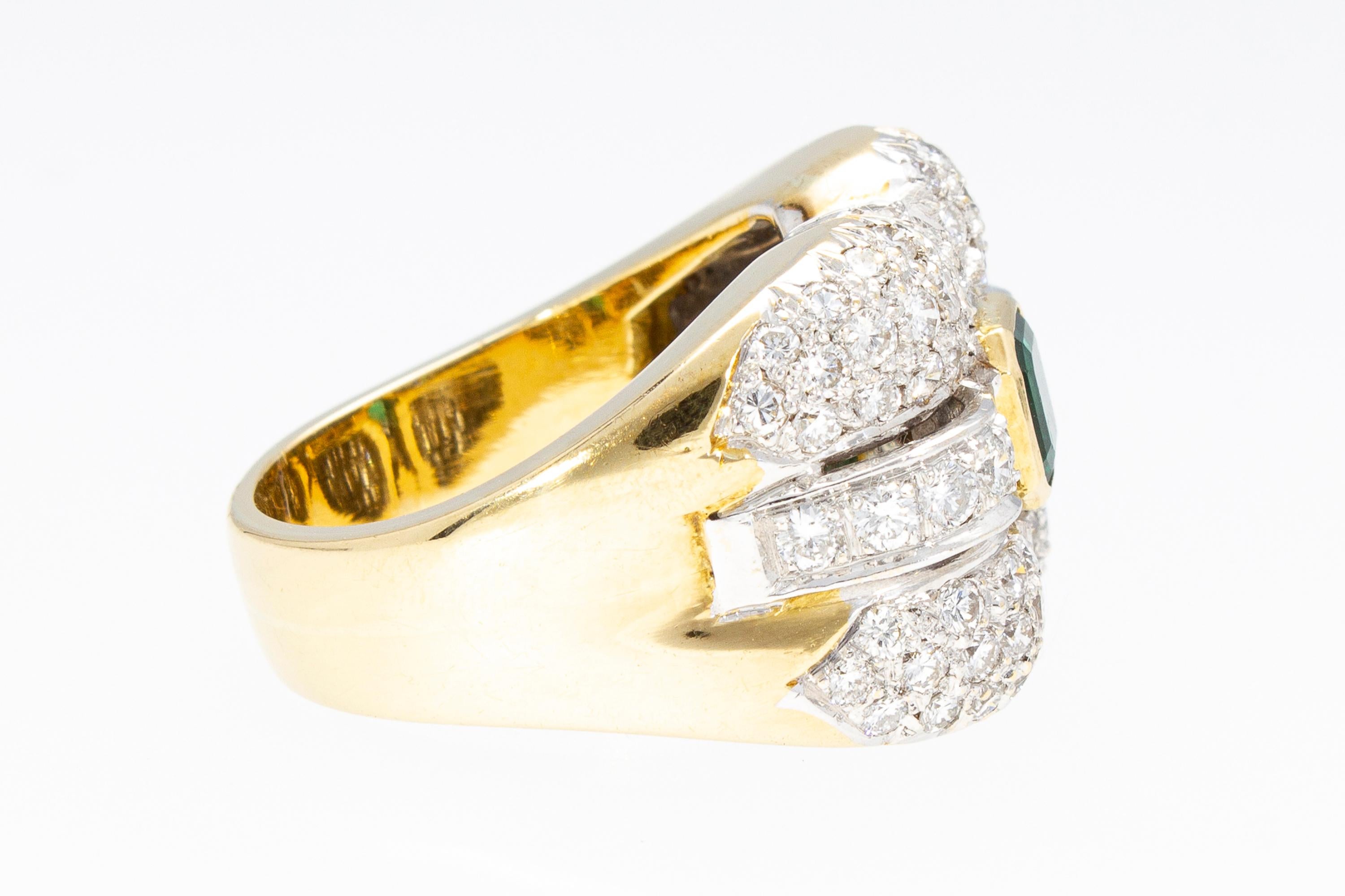 Smeraldo 0,70 ct, Diamanti 1,60 ct. Anello a fascia contemporaneo.Oro 18 Kt. Made in Italy in vendita 4