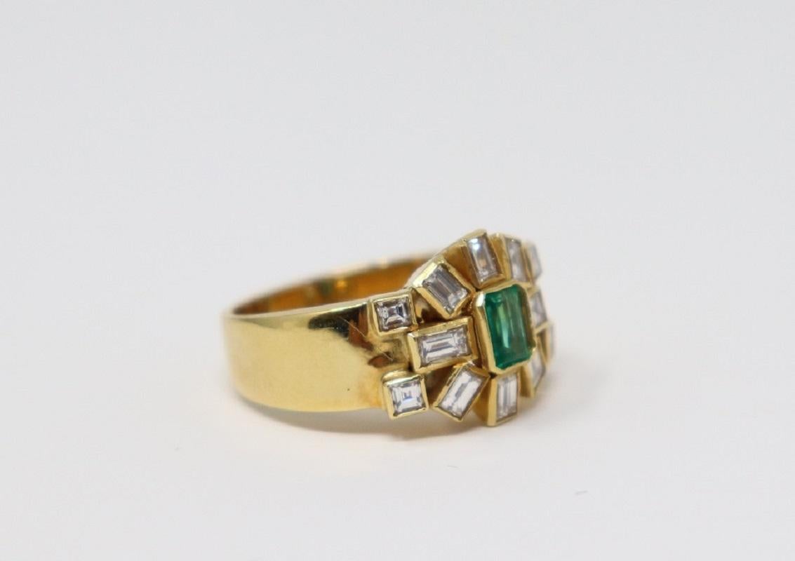 0.96 Carat Emerald Yellow Gold and Diamonds Wedding or Engagement Ring In New Condition For Sale In Bosco Marengo, IT