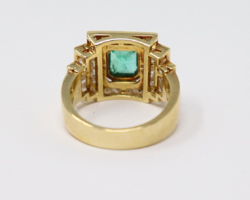 1.10 Carat Emerald Yellow Gold and Diamonds Wedding or Engagement Ring In New Condition For Sale In Bosco Marengo, IT