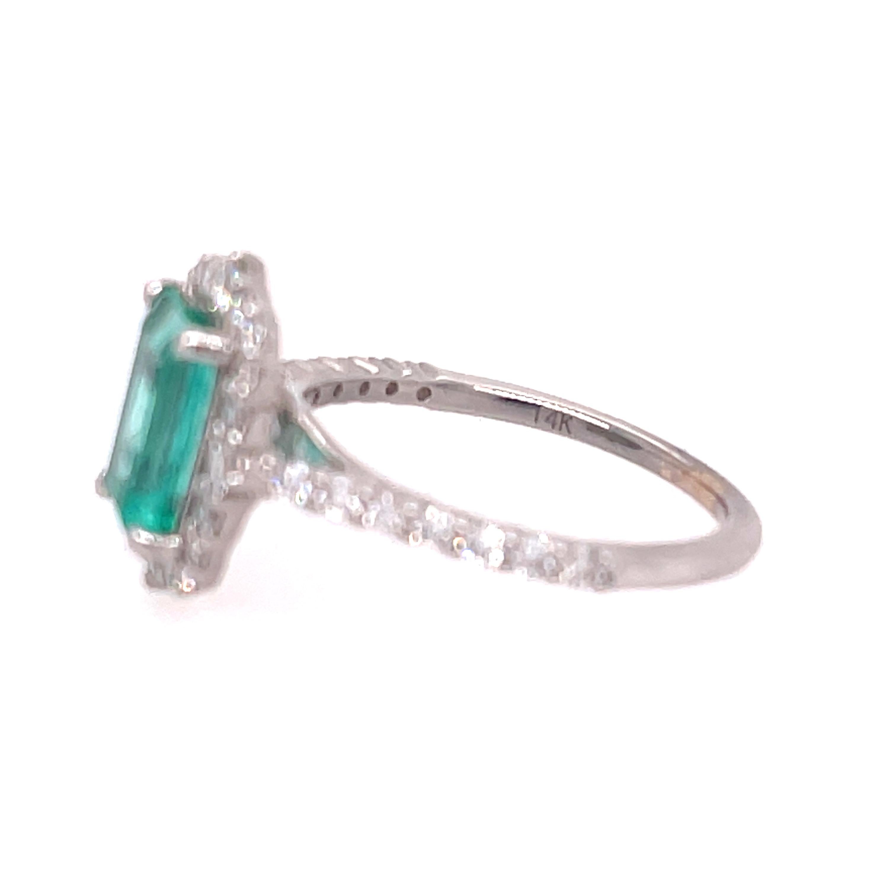Modern Emerald '1.28ct' and Diamond '5/8ct' White Gold Ring For Sale