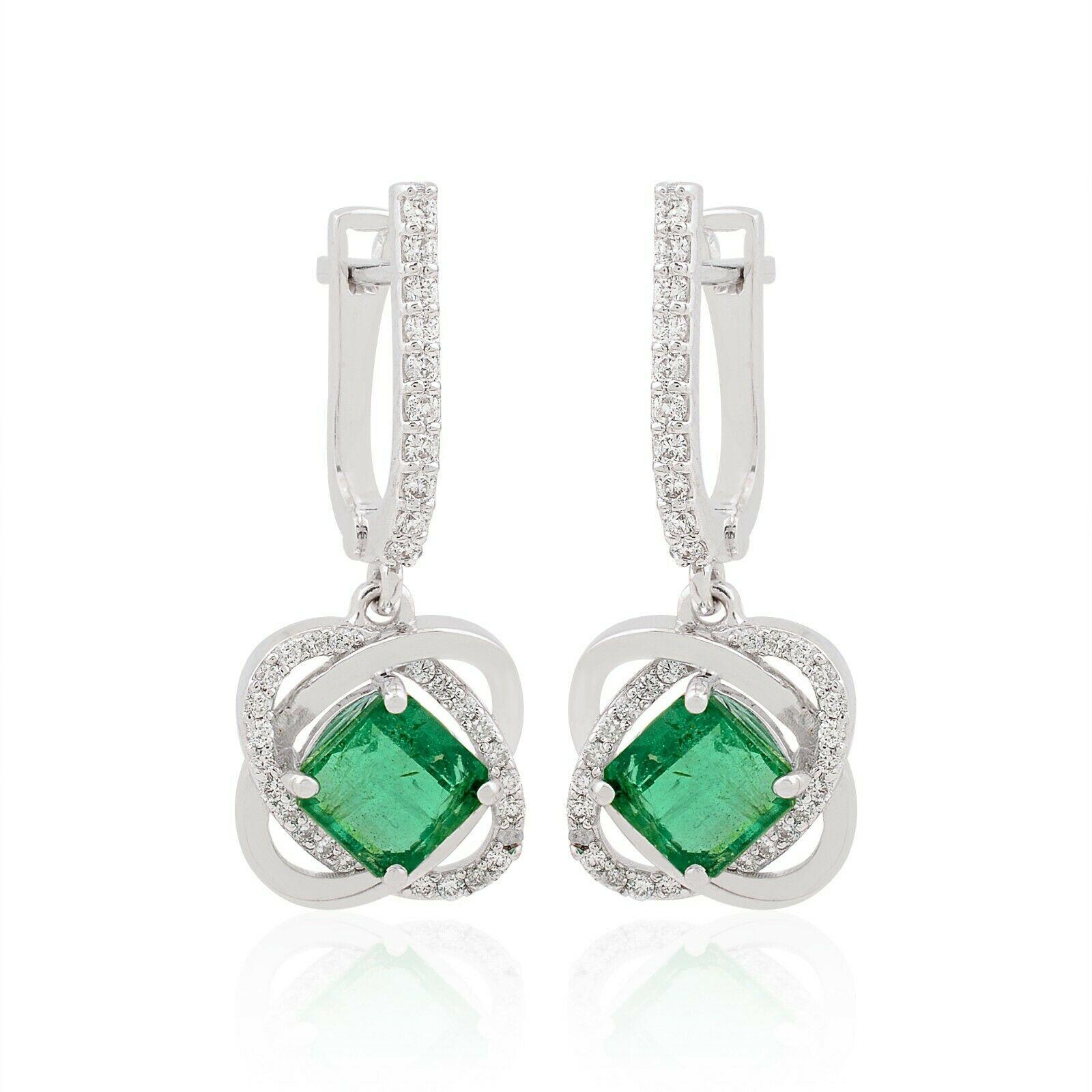 Modern Emerald 14 Karat Gold Huggie Earrings For Sale