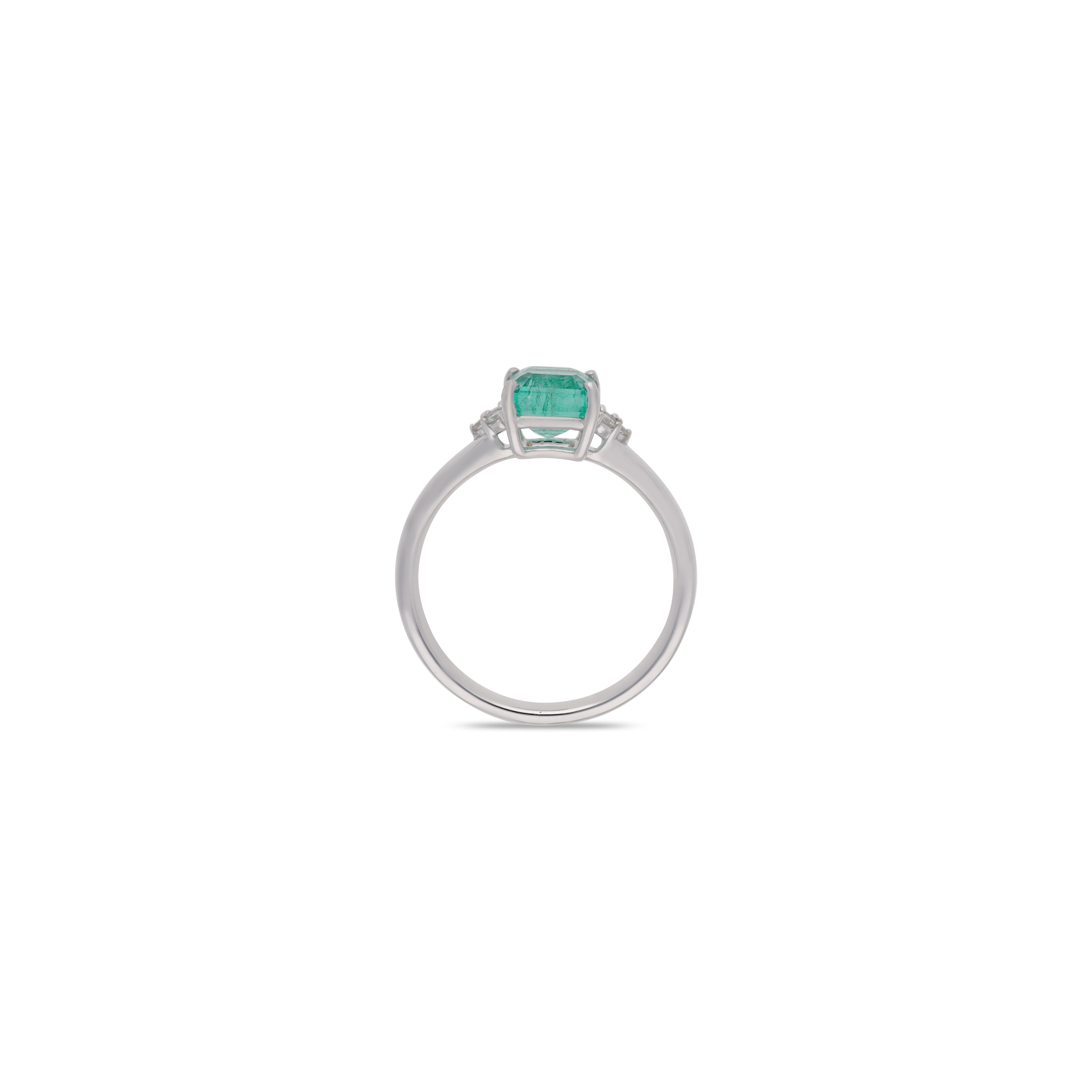 Moderno Anello con smeraldo e diamante da 1,43 carati in vendita