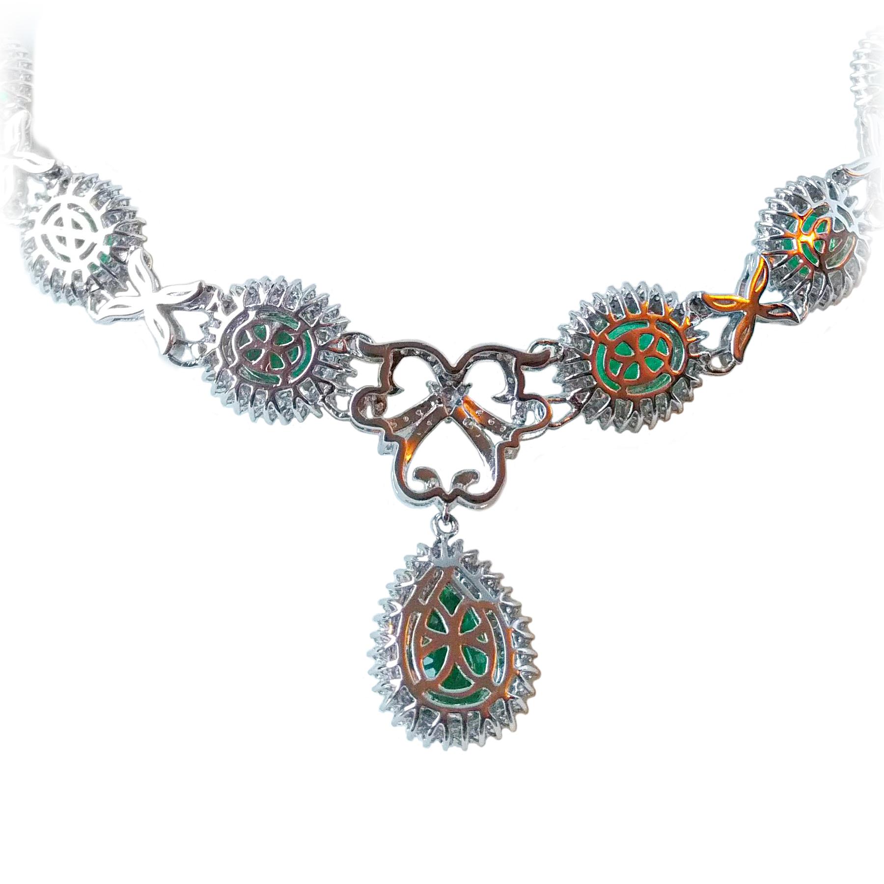 Emerald 14.73 Carat, White Gold Necklace Set 5