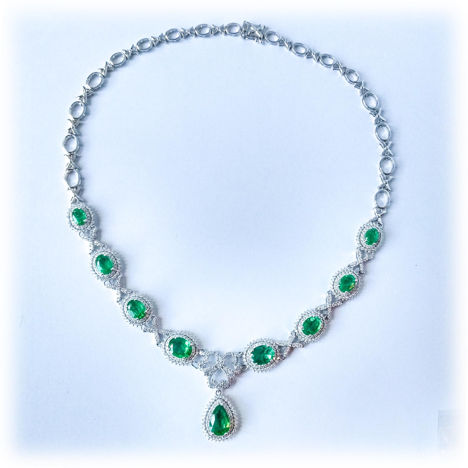 Emerald 14.73 Carat, White Gold Necklace Set 6