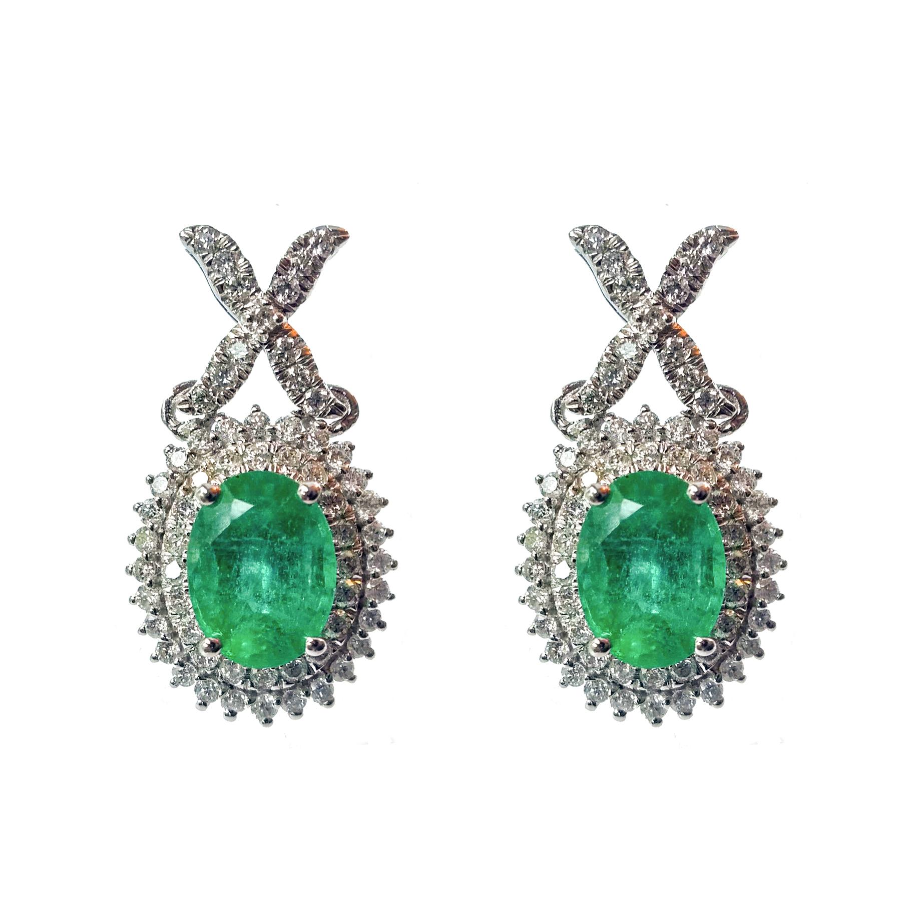 Contemporary Emerald 14.73 Carat, White Gold Necklace Set