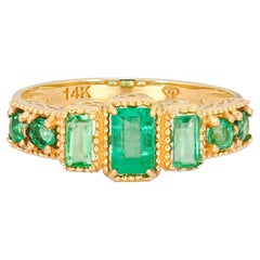 Emerald 14k gold ring. 