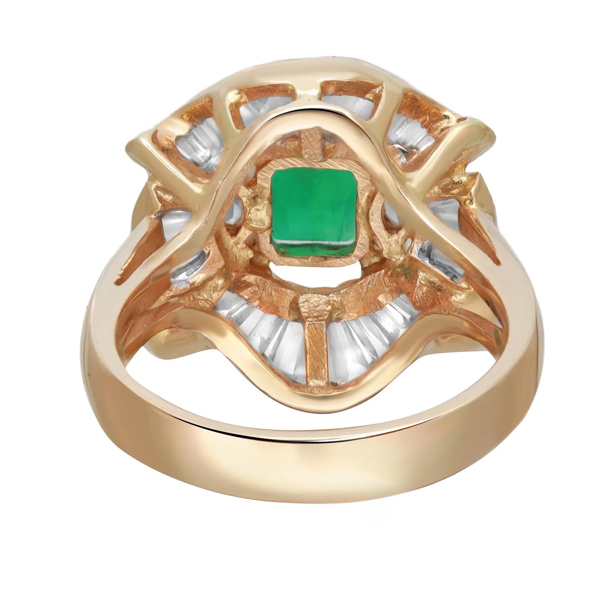 Modern Emerald 1.5Cttw And Diamond 1.5Cttw Cocktail Ring 18K Yellow Gold Size 5.75 For Sale