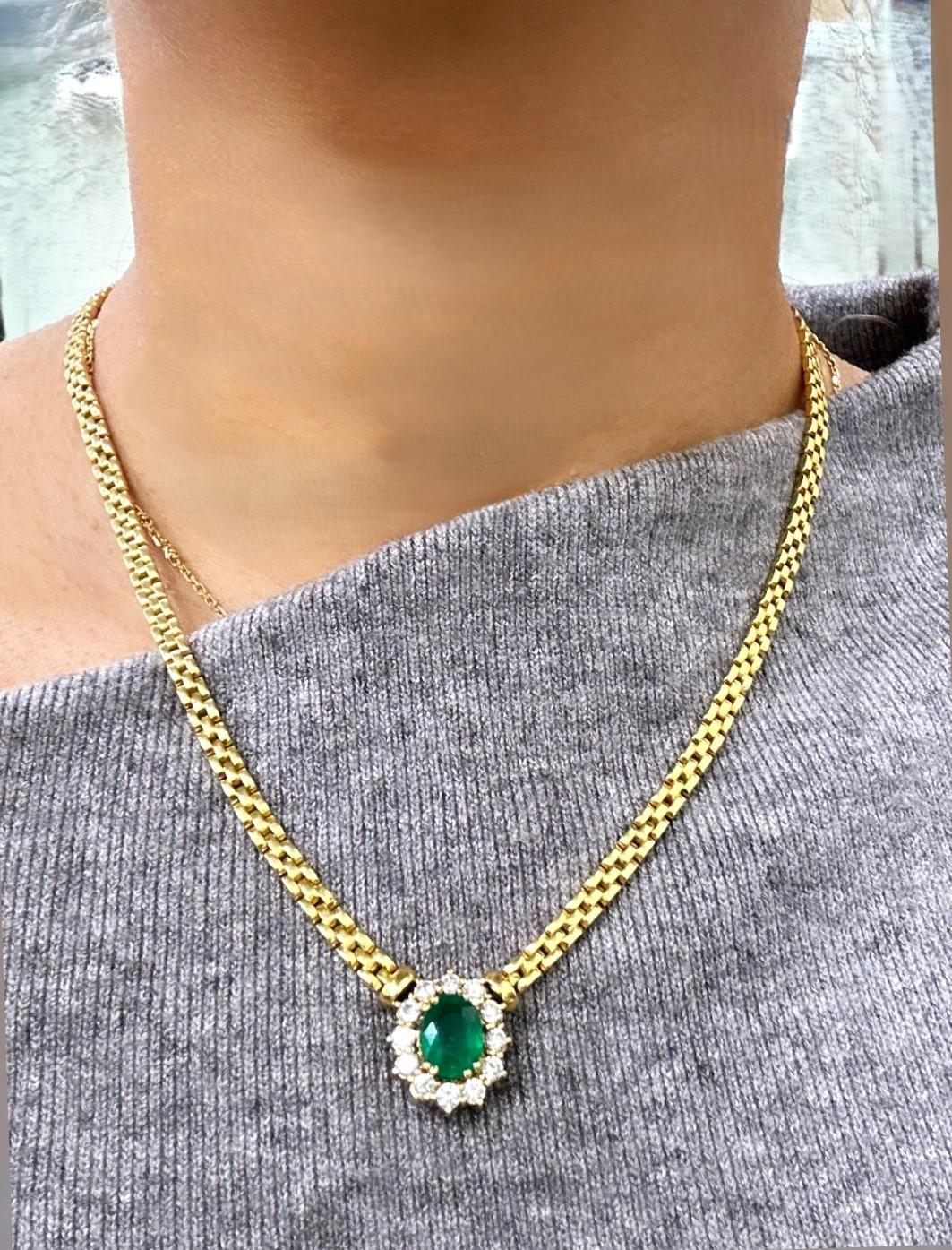 Collier à chaîne plate carrée en or jaune 18 carats avec émeraudes 1,75 carat et diamants 0,85 carat Excellent état - En vente à New York, NY