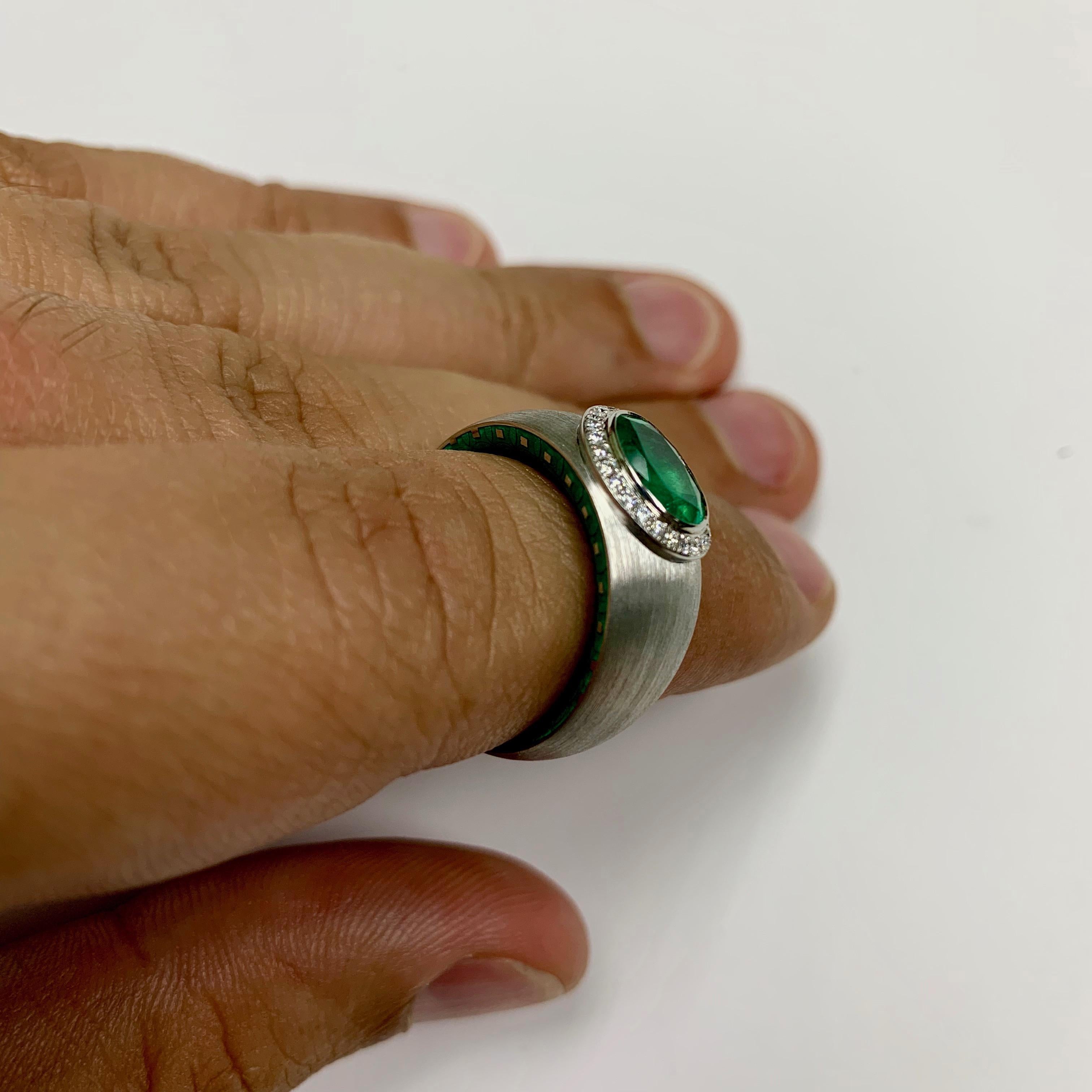 Women's or Men's Emerald 1.78 Carat Diamond Enamel 18 Karat White Gold Ring For Sale