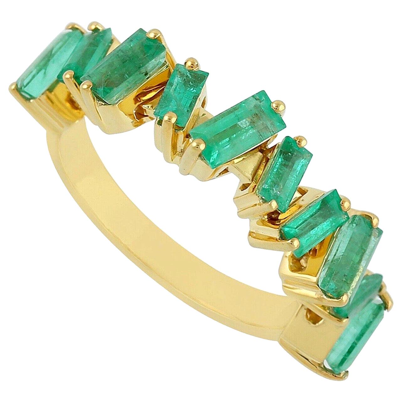 For Sale:  Emerald 18 Karat Gold Baguette Ring