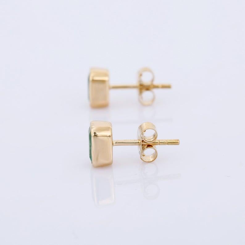 Octagon Cut Emerald 18 Karat Gold Stud Earrings For Sale