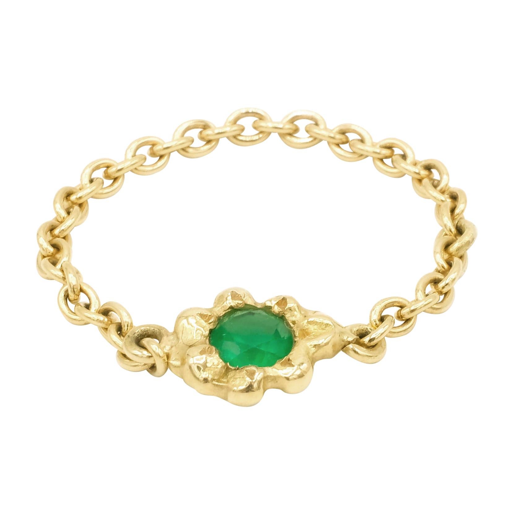Anais Rheiner 18 Karat Yellow Gold Emerald Chain Band Ring For Sale