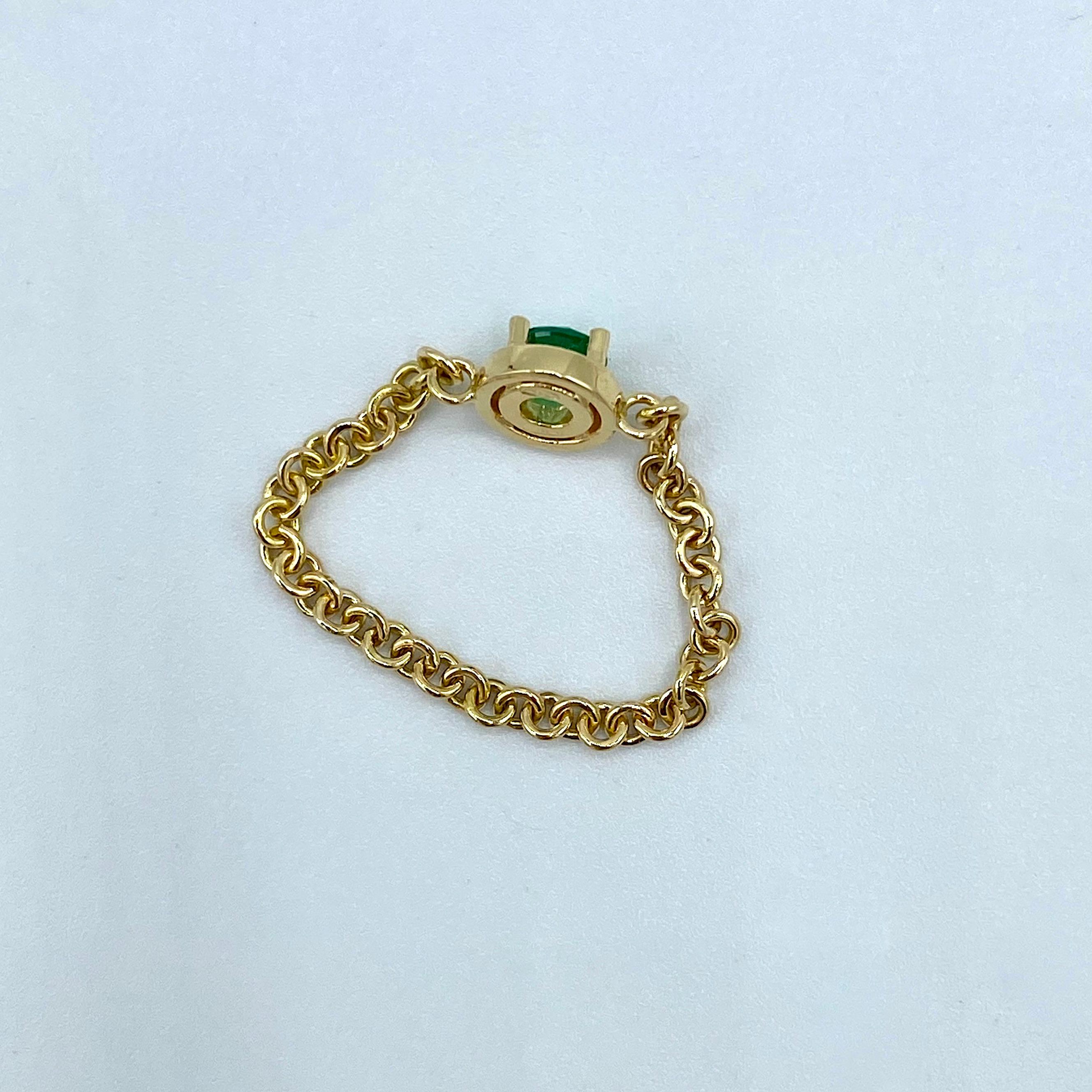 Artisan 18 Karat Yellow Gold Chain Italian Emerald Ring by Petronilla For Sale