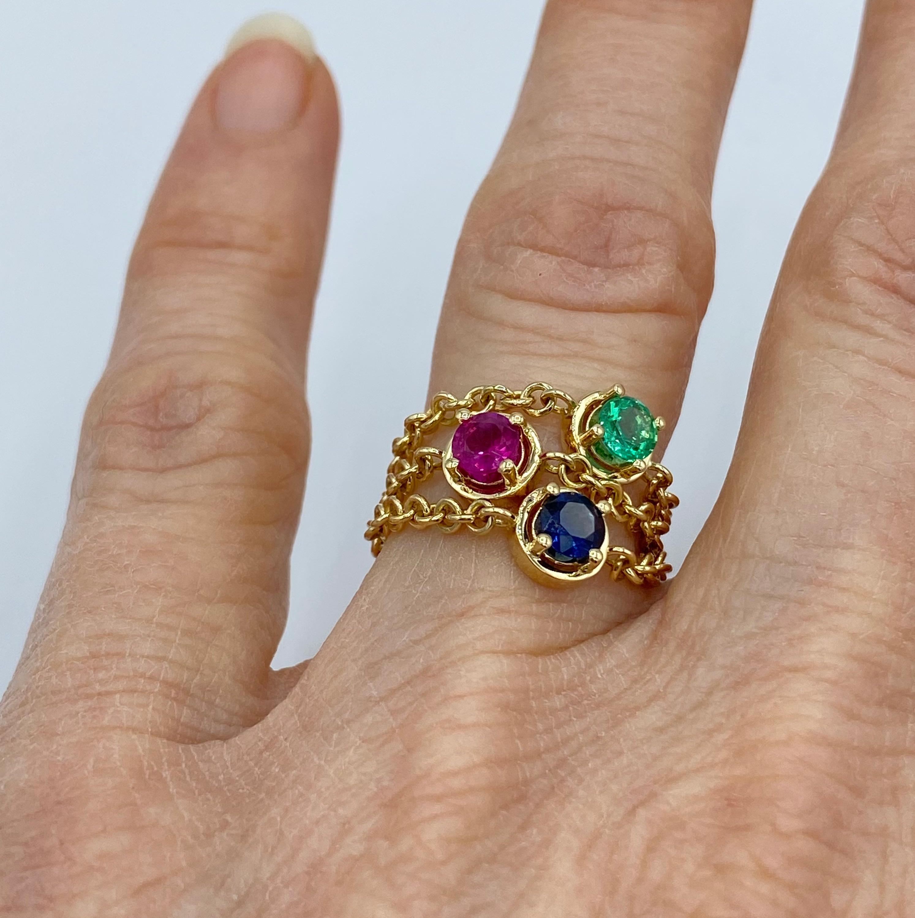 Women's 18 Karat Yellow Gold Chain Italian Emerald Ring by Petronilla For Sale