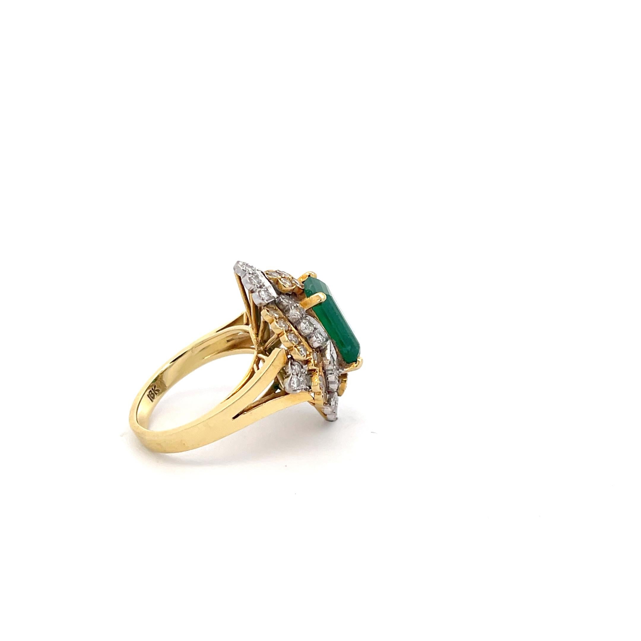 Women's Emerald 2.25ct and Diamond Ring 18K  Gold