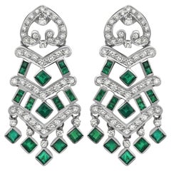 Orecchini Chandelier con smeraldo da 2,25 carati e diamante da 1,35 carati in oro bianco 14 carati