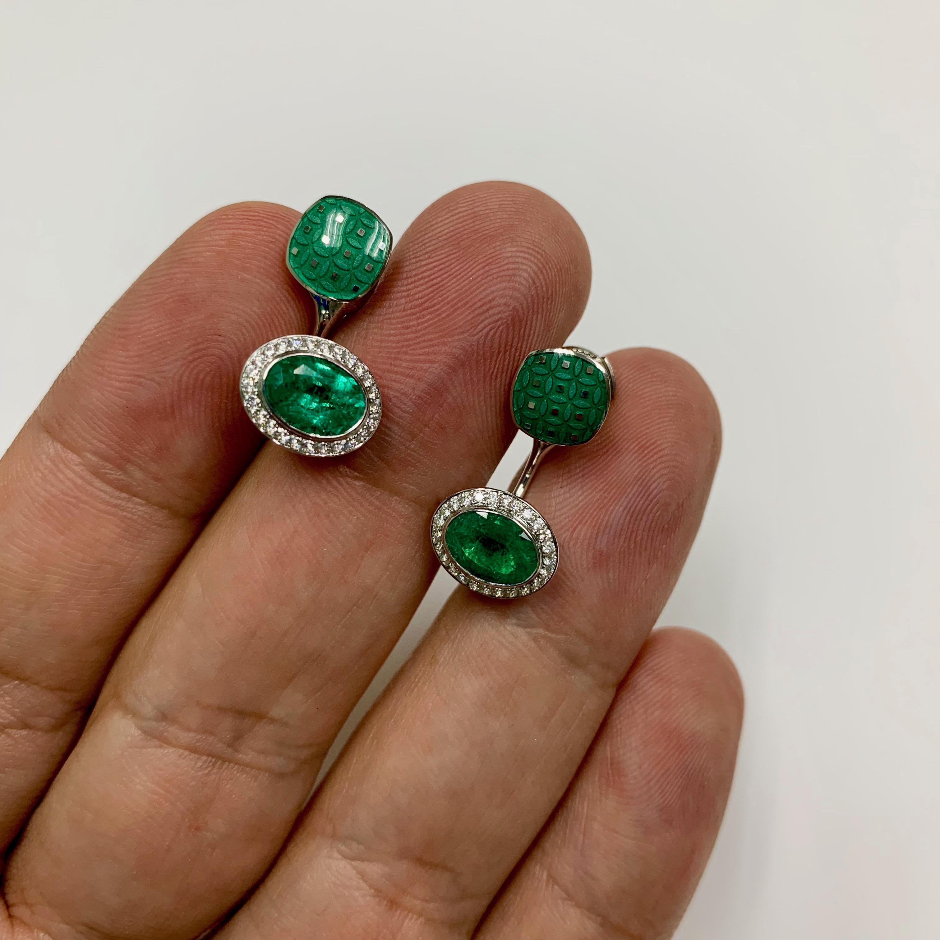 Smaragd 2,74 Karat Diamant-Emaille-Ohrringe aus 18 Karat Weißgold (Zeitgenössisch) im Angebot