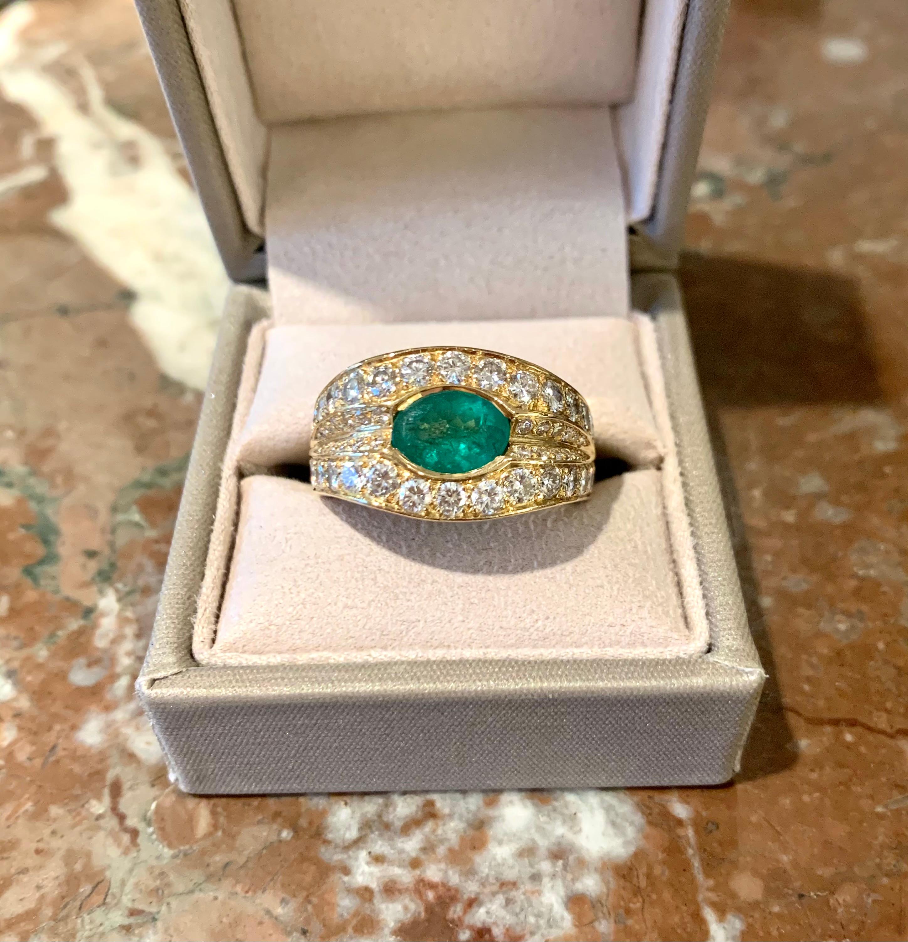 Retro Emerald 2.50 Carat Diamond 18 Karat Yellow Gold Band Ring