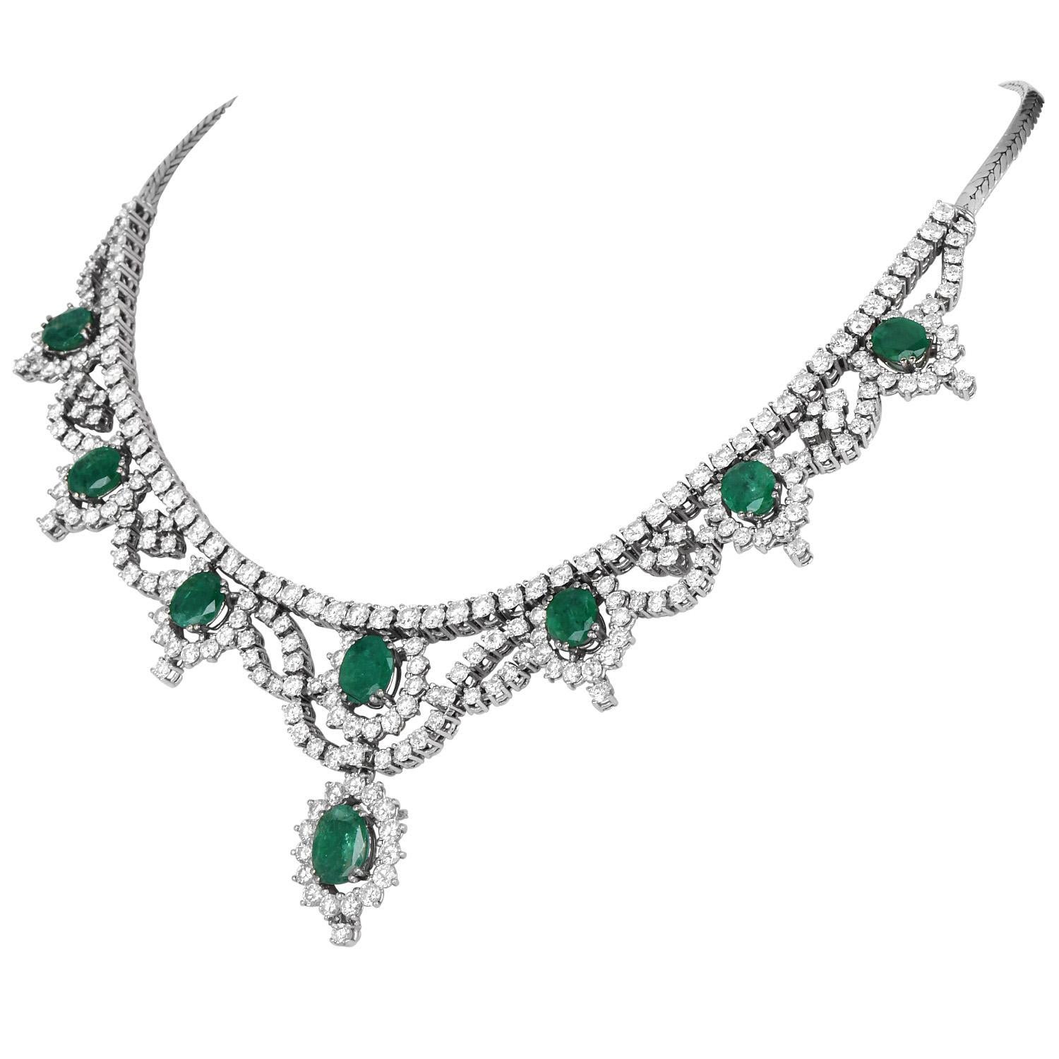 Collier à franges en or 18 carats et diamants 28,00 carats Excellent état - En vente à Miami, FL