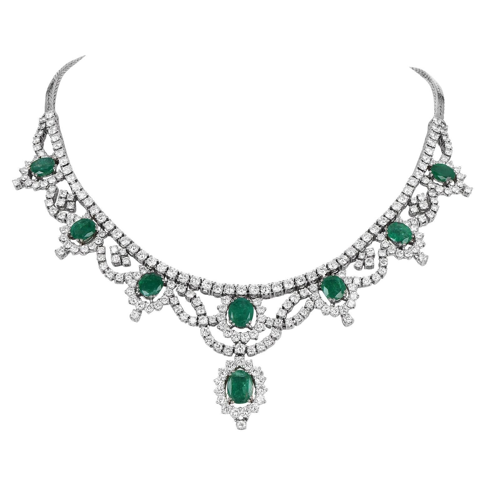 Emerald 28.00 carats Diamond 18K Gold Fringe Necklace