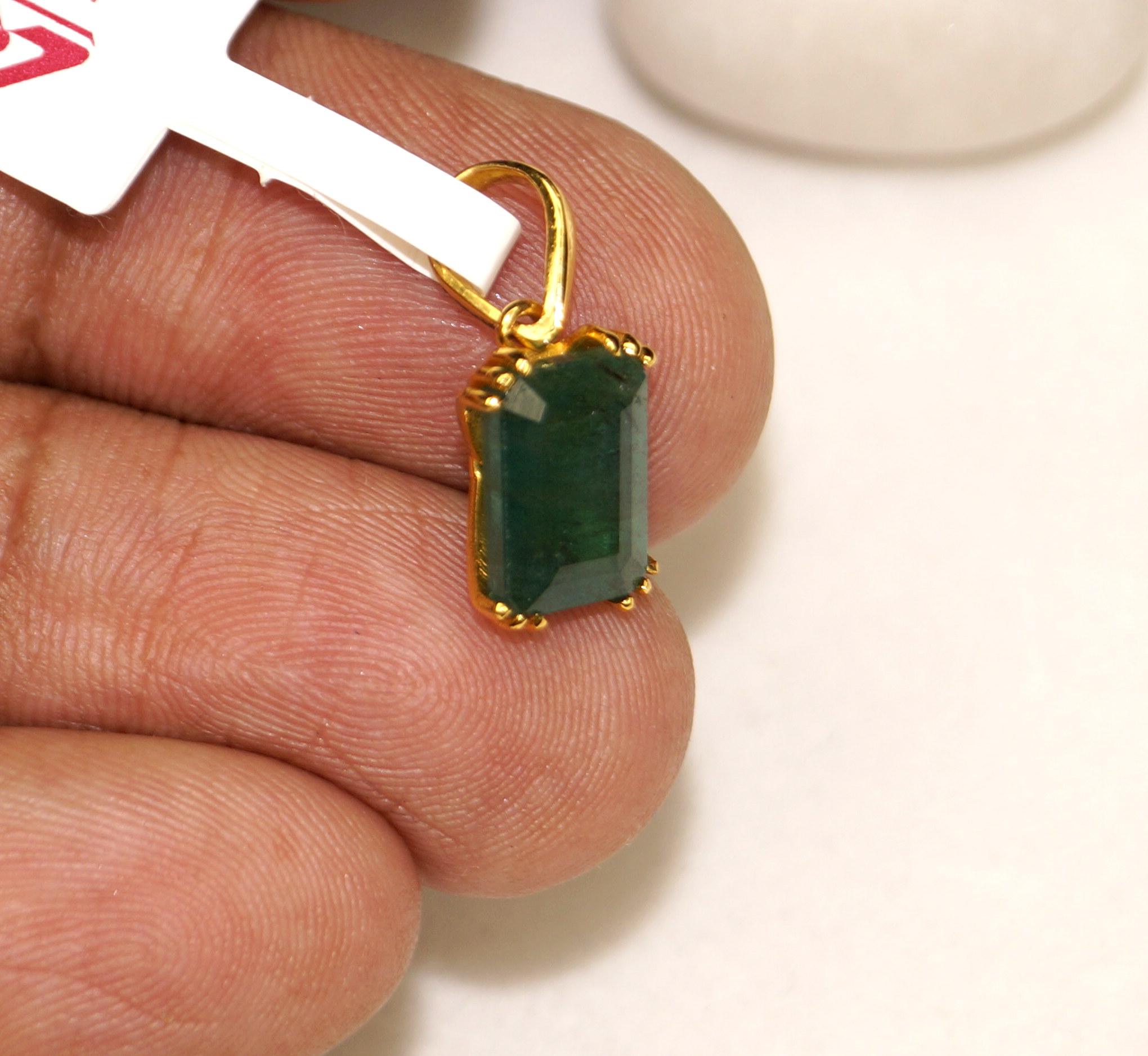 This Stunner Pendant defines class. It completes your everyday look and will also attract special attention on special occasions. This piece of beauty comprises of Natural Zambian Emerald studded in 18K Yellow Gold to add into the fire. 
-Details