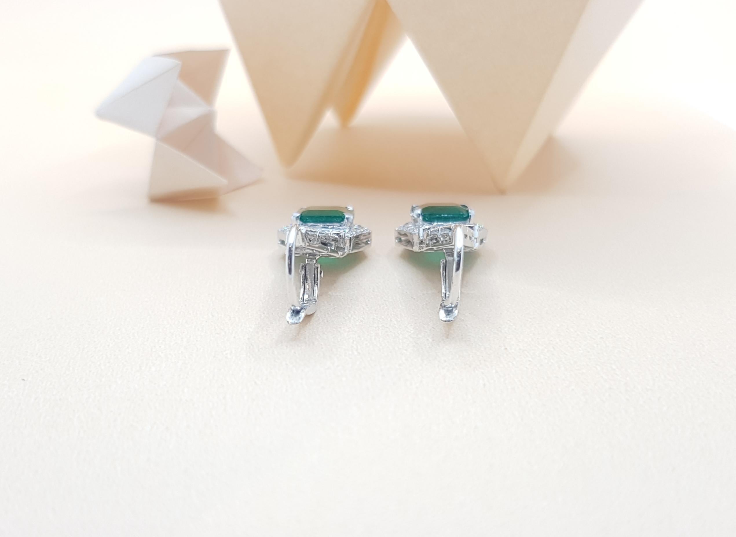 Women's Emerald 3.42 Carat with Diamond 0.88 Carat Earrings Set in 18 Karat White Gold